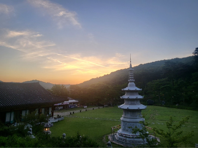 A Day at Yeongpyeongsa Temple 